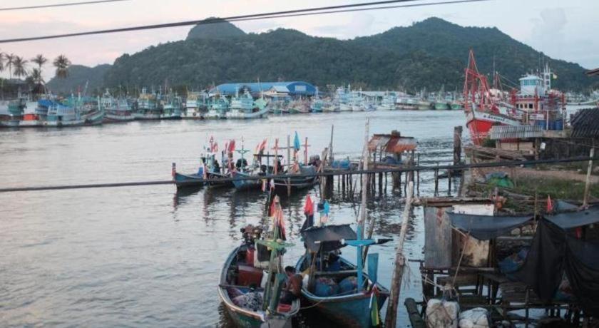 Anavilla Tangke Resort Khanom Bagian luar foto